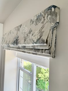 Striped Pattern Roman Blinds